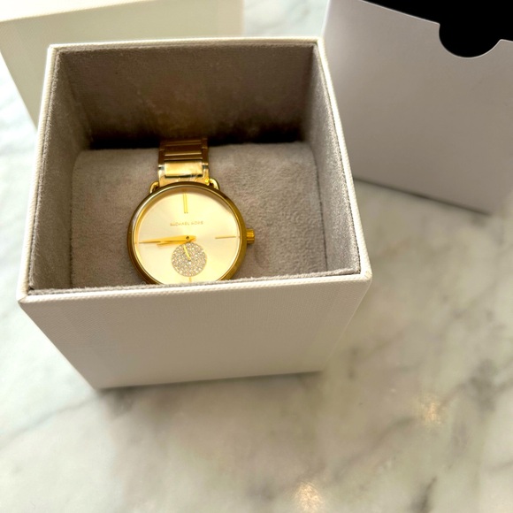 Michael Kors Watch - Picture 3 of 4